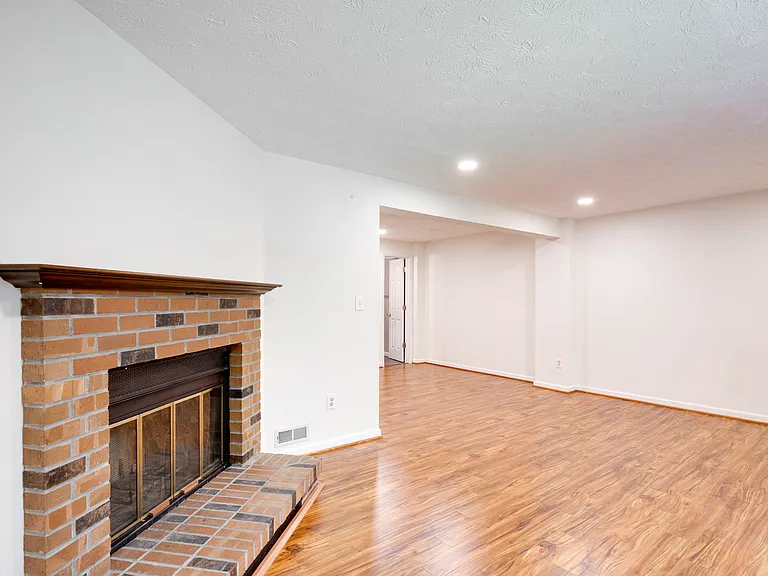 1604 Barnstead Dr — Photo 31