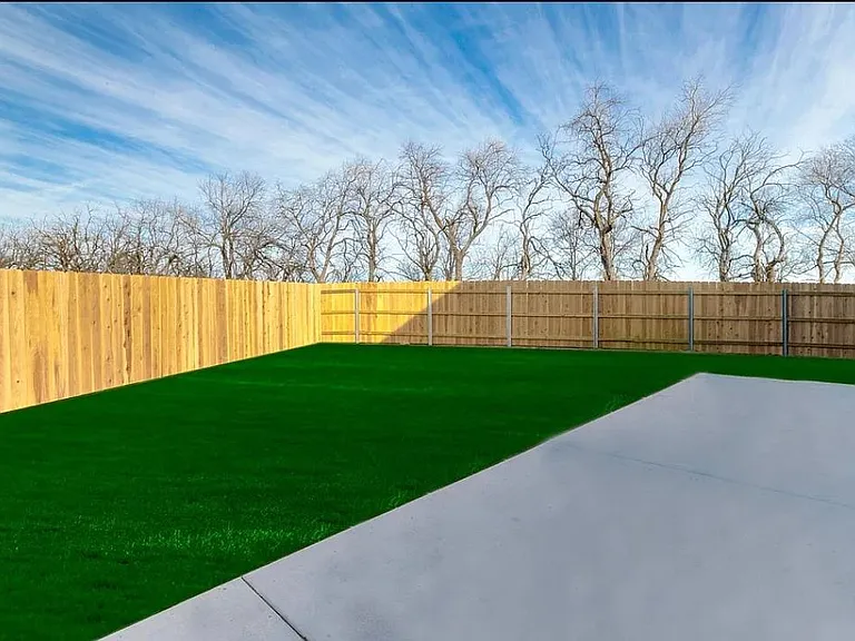 2346 E Cheyenne Ct — Photo 4