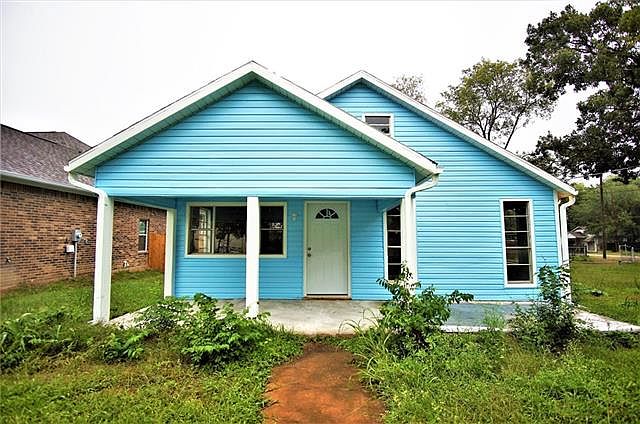 1st image of 307 S Kaufman St