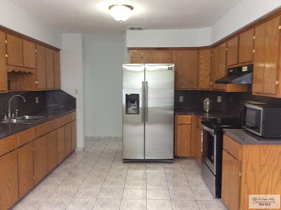 5th image of 122 W Dominion Dr