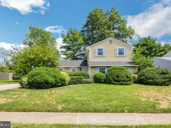 9 W Eagle Ln, Cherry Hill, NJ 08003