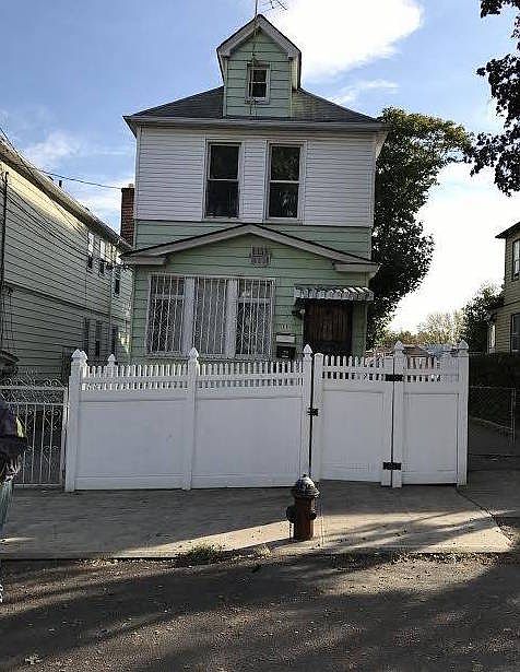 2nd image of 886D Cranford Ave