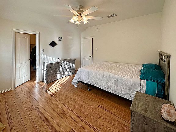 5th image of 605 Canyon Crest Dr
