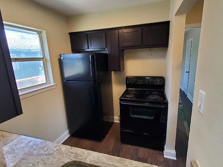 901 Redbird Dr — Photo 6