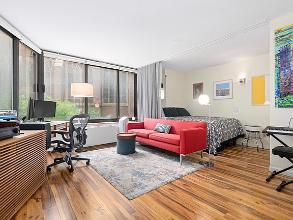 3rd image of 155 W 70th St APT 4G