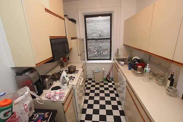 Rented by Jonis Realty | media 11