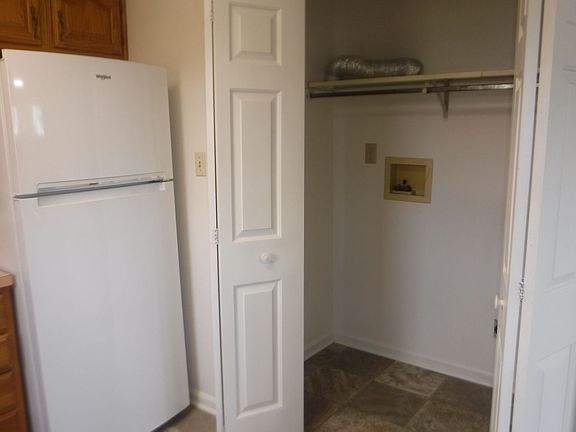 4th image of 610 Victoria Dr