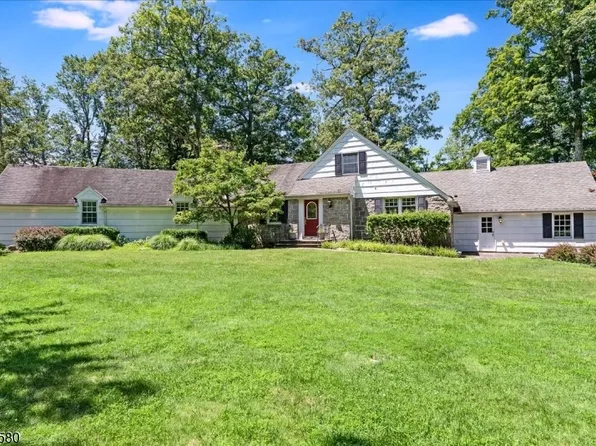 23 The Crossway, Kinnelon Boro, NJ 07405