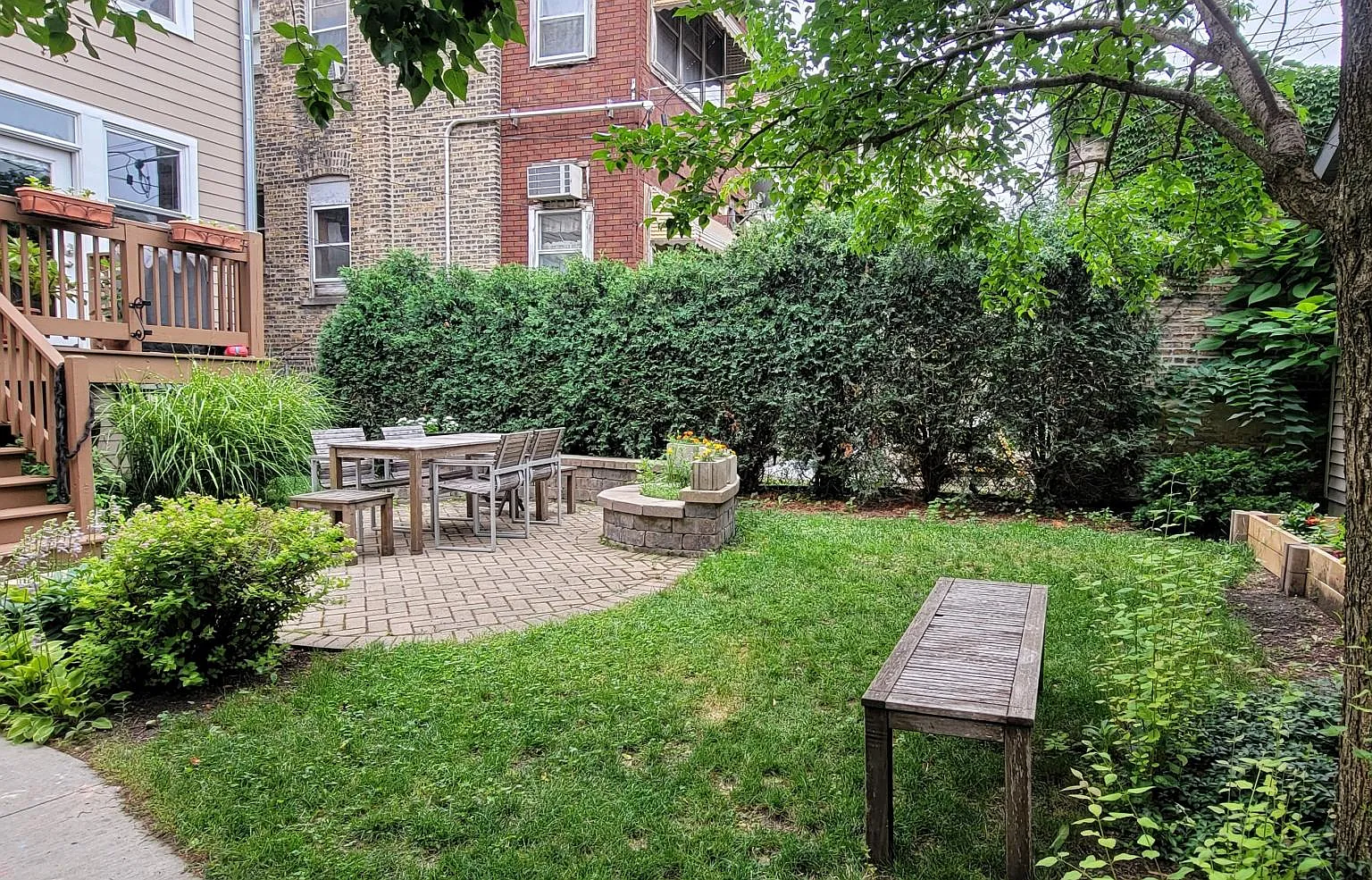 4 bed, 2586 sqft, $4,800 — Photo 1