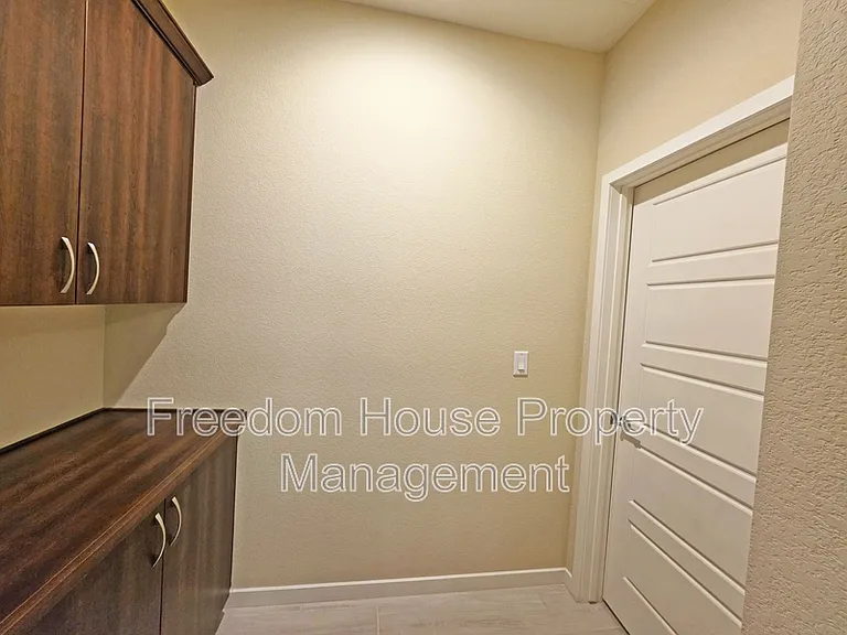 4882 E Beacon Ridge Dr — Photo 40