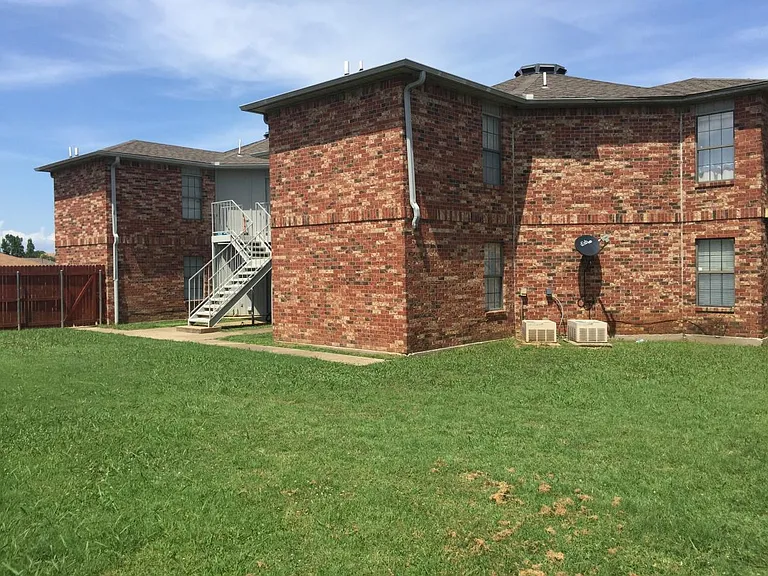 736 Bluebonnet Dr — Photo 7