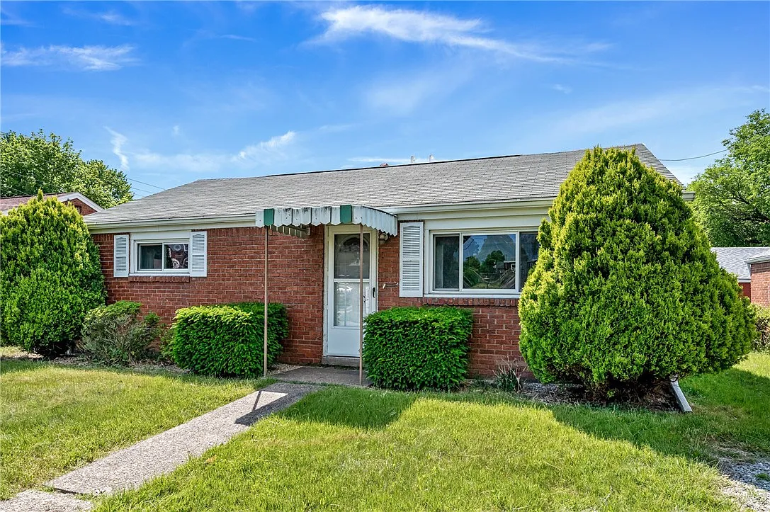 2902 I St photo 1