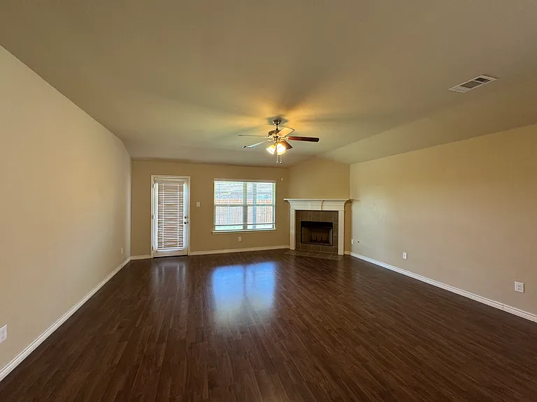 2108 Megan Creek Dr — Photo 2