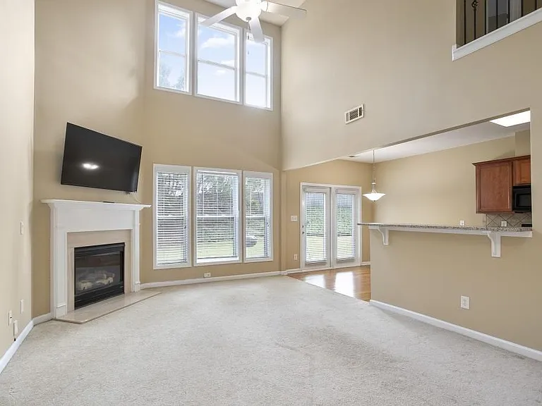434 Reynoldston Way — Photo 4