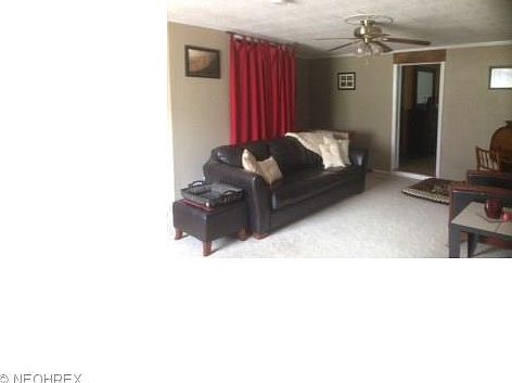 2nd image of 44364 Main St