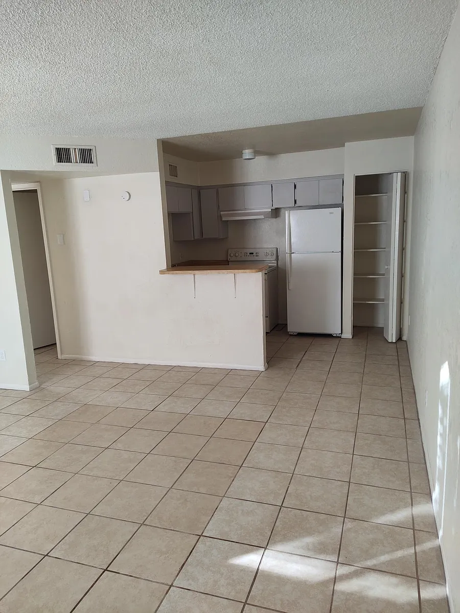 Building Photo - 480 E Southern Ave #1