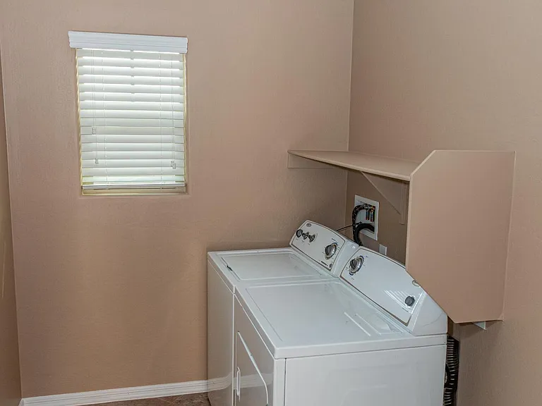 2162 W Scully Dr — Photo 31