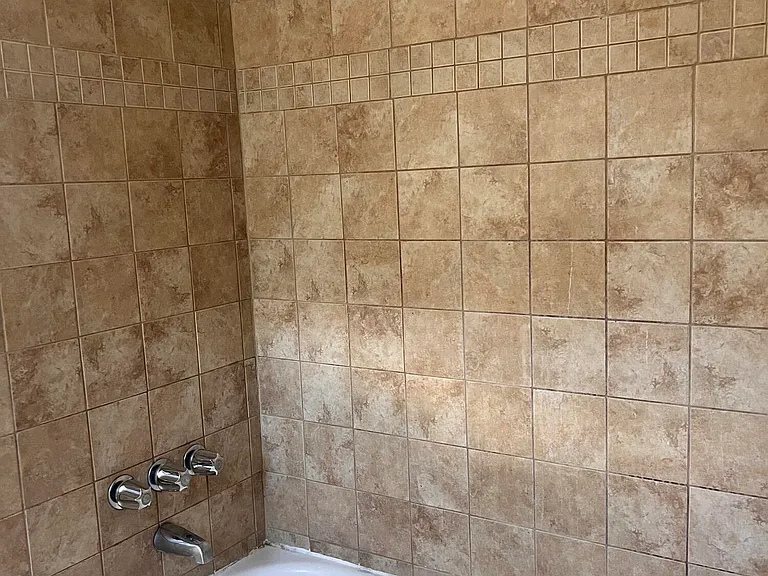 391 Monmouth Ave #1 — Photo 12