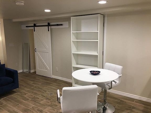 Adjustable height for dining