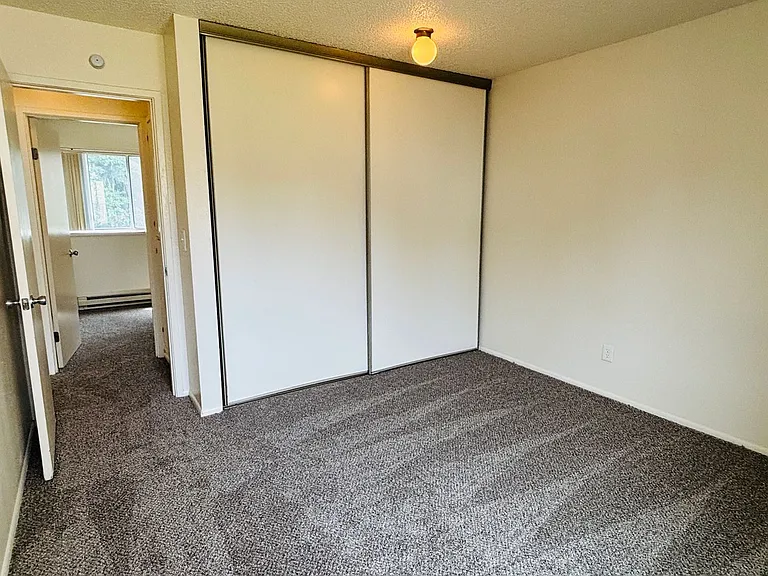 Sunnyside Village Apartments — Photo 69