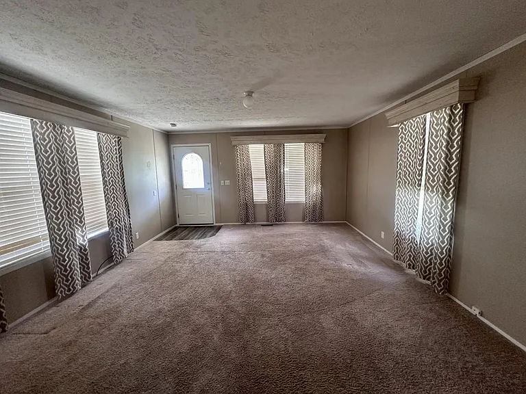 63 Lake Ness Dr — Photo 3