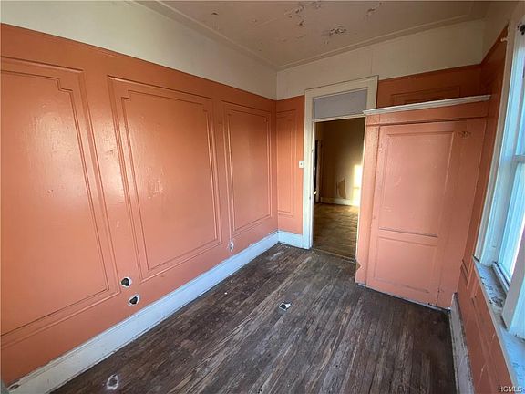 2nd image of 1171 Hoe Ave