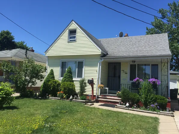 4750 Brookwood Dr, Brooklyn, OH 44144