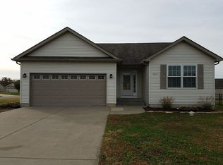242 Bucking Horse Dr, Farmington, MO 63640