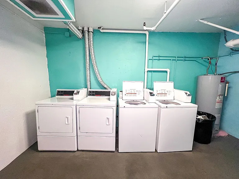 IRO Apartments — Photo 12