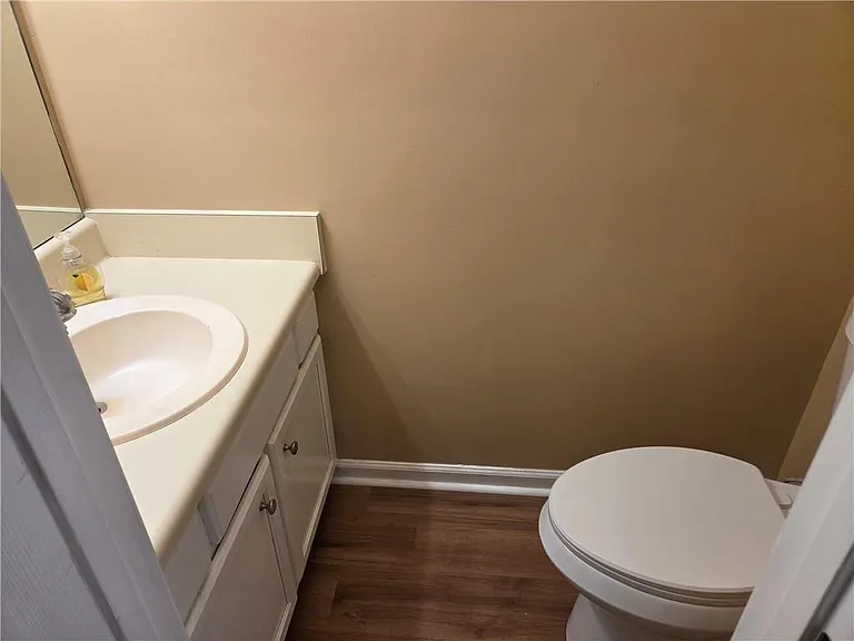 5595 Wells Cir — Photo 9