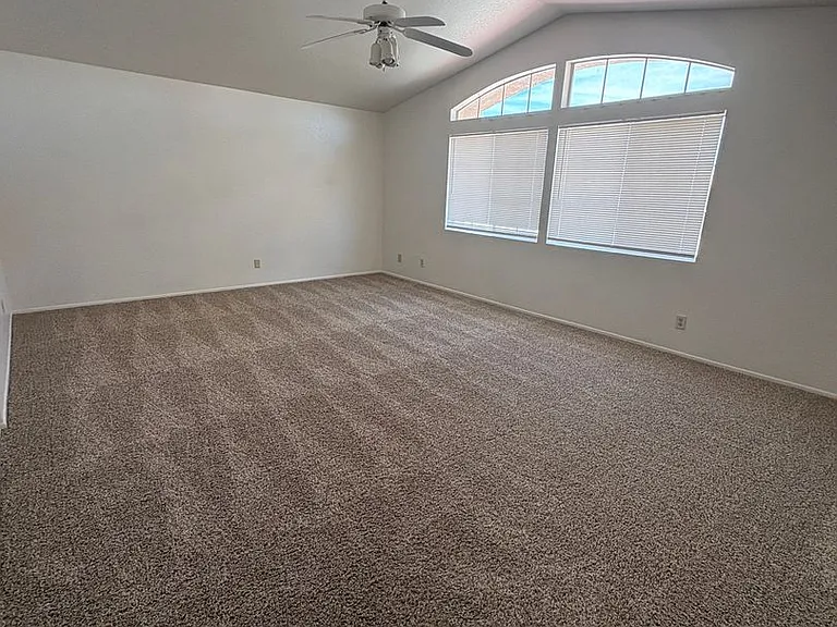 14333 La Crescenta Ave — Photo 28