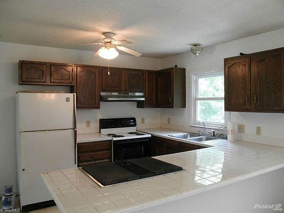 playground-kitchen