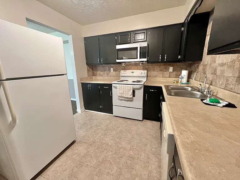 Derby Run Apartments — Photo 63