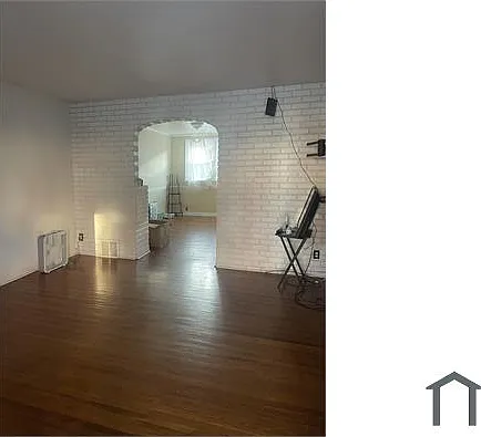 246 Benner St — Photo 2