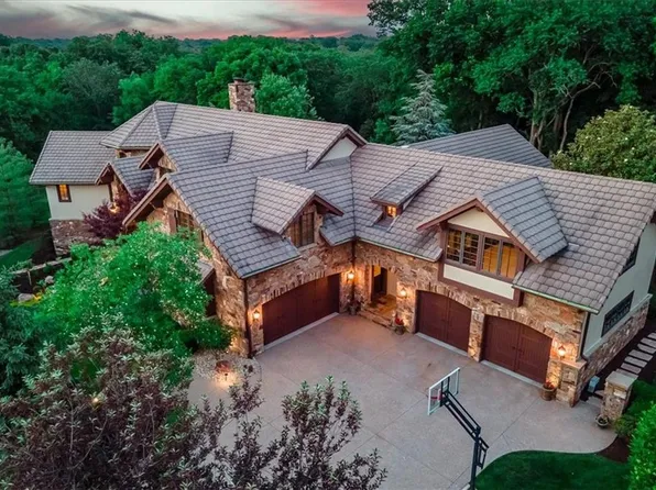 14603 Linden St, Leawood, KS 66224