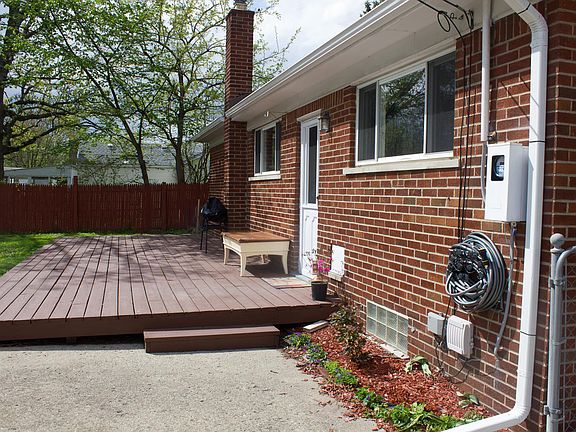 4th image of 20226 Rosedale St