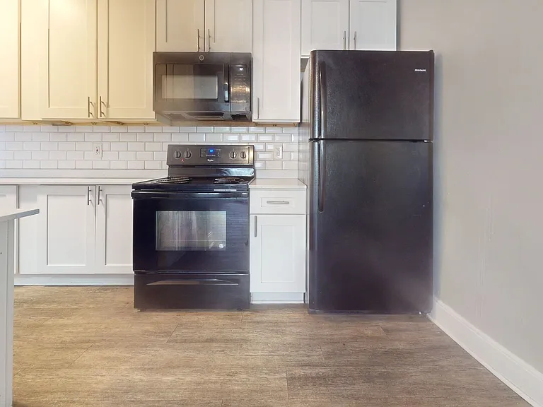 18-26 Lincoln St — Photo 6