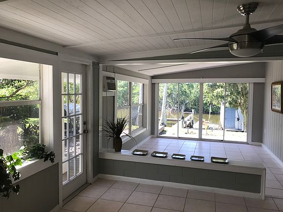3rd image of 586 Beach Ave