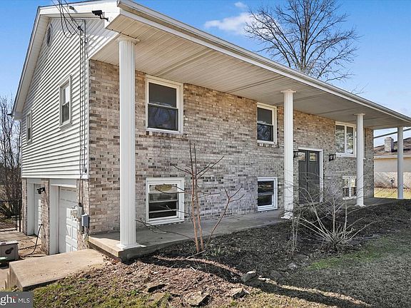 2nd image of 2401 Belair Dr