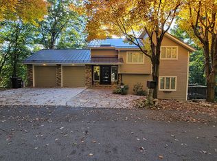 2036 Henry Clay Dr, Morgantown, WV