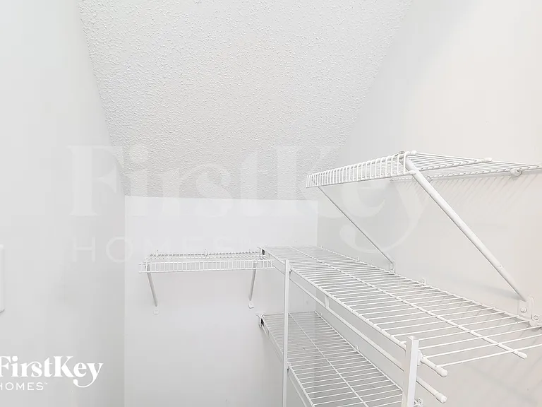 1716 Virginia St — Photo 13
