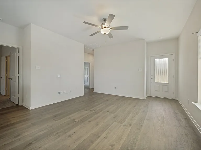8213 White Wolf Trl — Photo 5