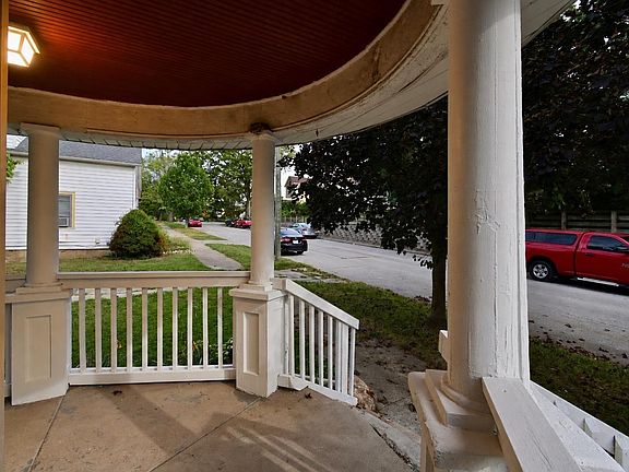 4th image of 1418 Grove St