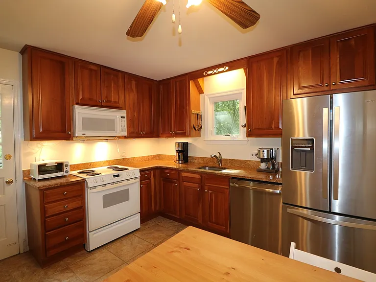 6703 Rannoch Rd — Photo 7
