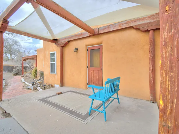 901 Riverside Dr SW, Albuquerque, NM 87105