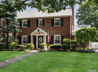 117 Euston Rd, Garden City, NY 11530