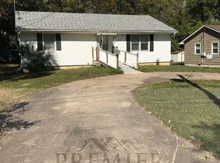 407 E Culton St, Warrensburg, MO 64093