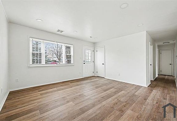 2nd image of 14161 Conover Pl