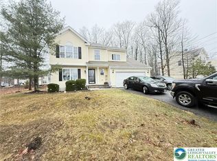 1152 Dorset Dr, Bushkill, PA 18324