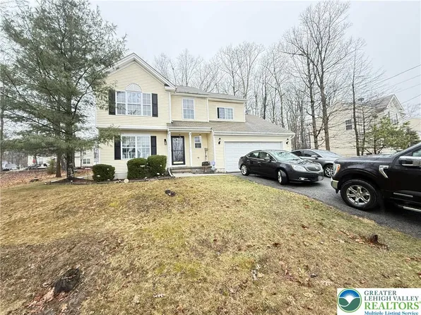 1152 Dorset Dr, Bushkill, PA 18324